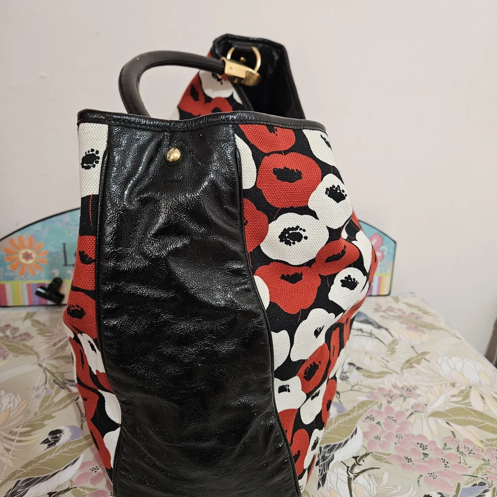 Yves Saint Laurent Poppy Roady Hobo Bag - Picture 4 of 9